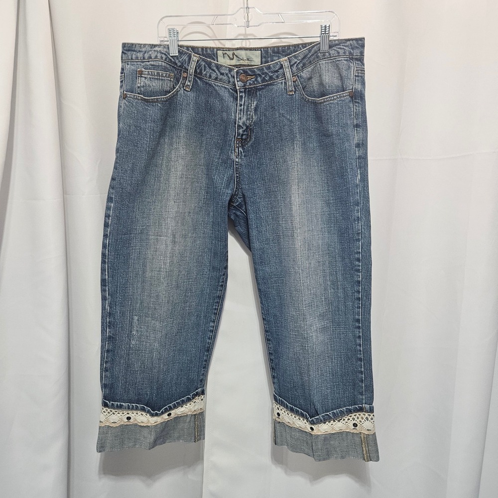Womens sz 12 Lace crochet Trim Capri Jeans Medium Wash Blue Denim  wide leg boho